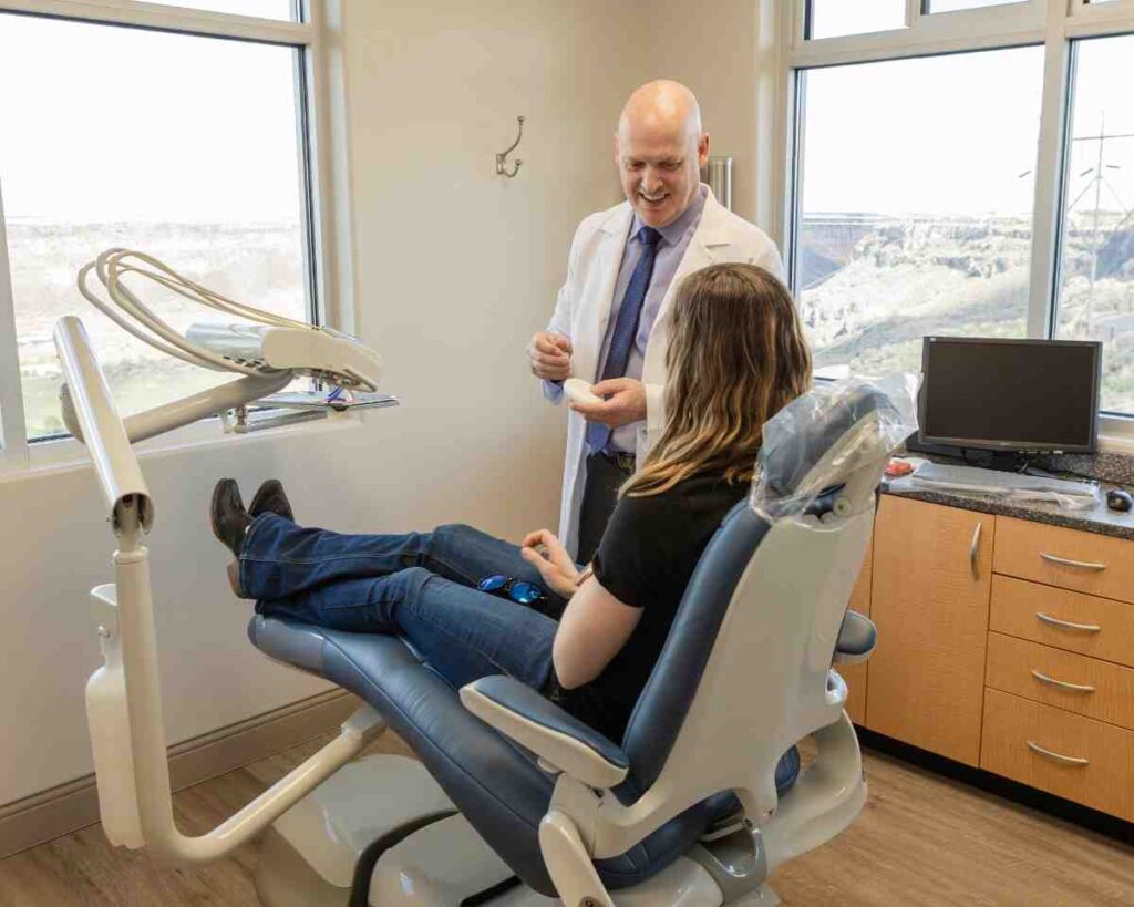 Do I Have to Brush My Teeth Every Time I Take Off My Invisalign?